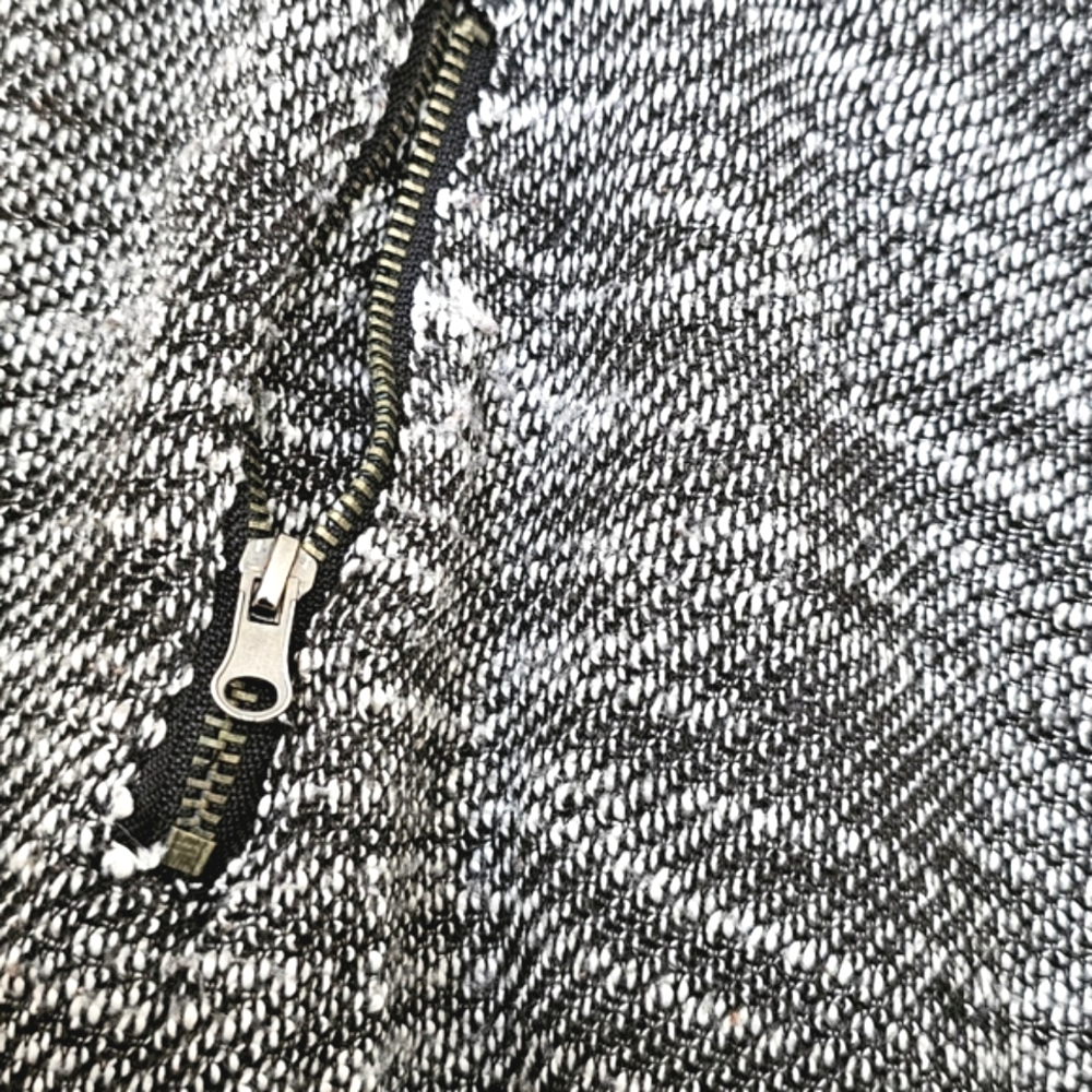Blue Topic Women's Black and Gray Knit  Athletic Cropped Pants, Size M - Picture 5 of 10